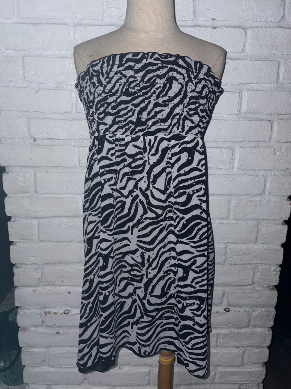 Black & White Strapless Zebra-Print Dress M/L
